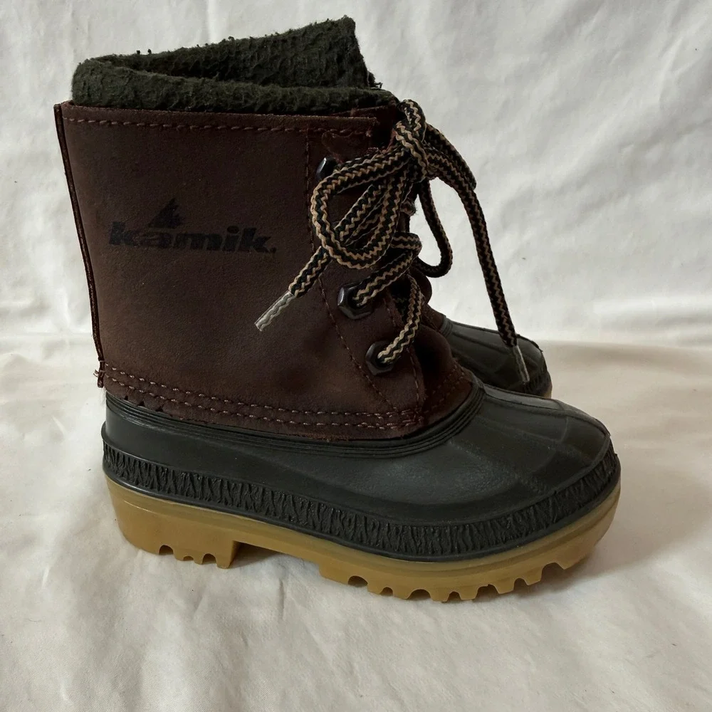 Kamik Kids Winter Snow Boots Brown Waterproof Duck Boots Size 8 Made in Canada